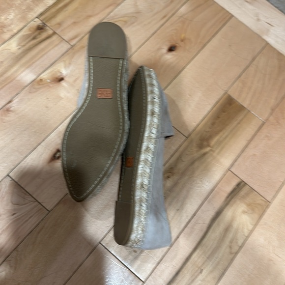 FRYE Khaki Suede Loafers New Size 8 Shoes - Picture 3 of 6